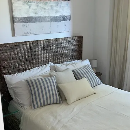 Stylish Costa Del Sol Golfer & Family Escape
